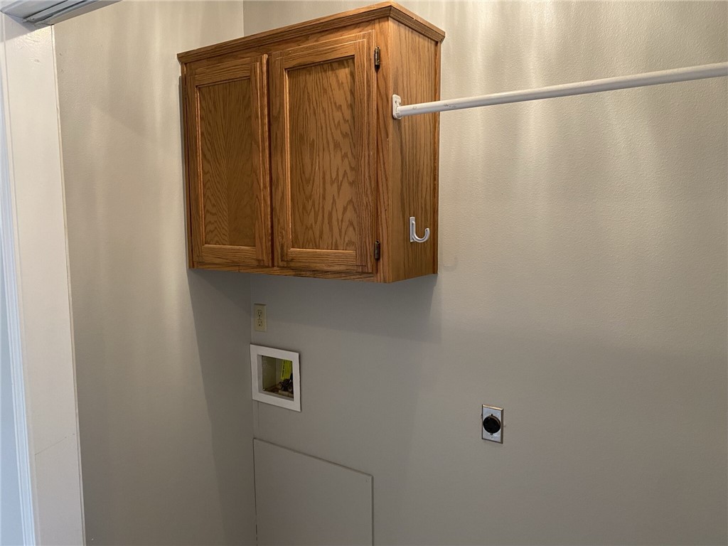 APPLEGATE SUB-BENTONVILLE - Residential Lease