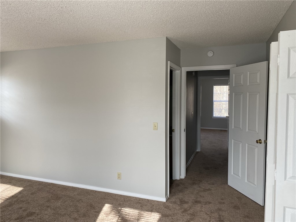 APPLEGATE SUB-BENTONVILLE - Residential Lease