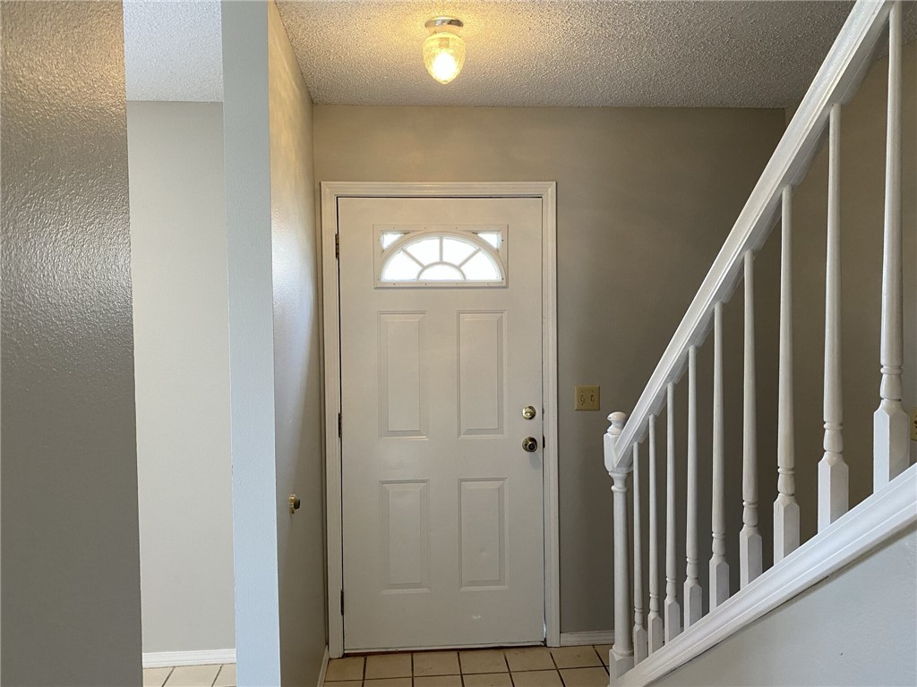 APPLEGATE SUB-BENTONVILLE - Residential Lease