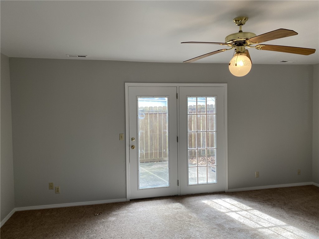 APPLEGATE SUB-BENTONVILLE - Residential Lease