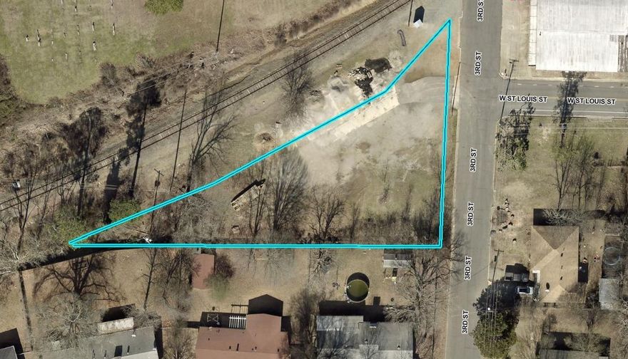 Located in the Heart of Hot Springs this 1/2 acre Commercial lot offers numerous development/business opportunities. Currently zoned C3 with all utilities available at the street this lot is cleared, leveled and packed for easy development.  The area its located in shows significant traffic count growth and the city is working to improve the streets and utilities. 

Lot is currently incoming producing with a land lease. 

Owner Agent