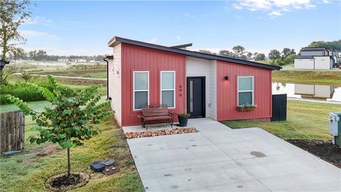 Photo of 690 Pacific Avenue, Bentonville, AR 72713 (MLS # 1318730)