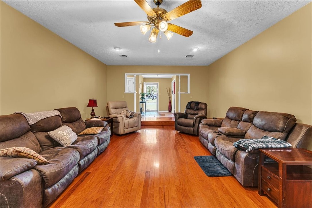 Rolling Hills Sub Siloam Spgs - Residential