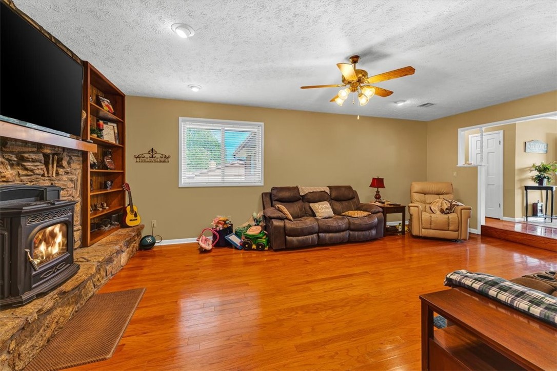 Rolling Hills Sub Siloam Spgs - Residential