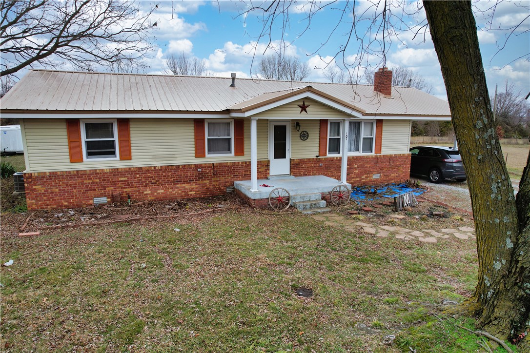Nestled in the heart of Gravette, this well-appointed 3/2 ranch-style home offers a blend of comfort, quality and small town charm. Featuring a metal roof installed in 2017, new HVAC installed in 2020 for year-round efficiency, & fresh new carpet, this home is move-in ready!
Situated on a spacious lot, this home provides plenty of room for outdoor enjoyment, whether you're relaxing on the covered deck or entertaining in the backyard. The classic ranch layout offers functional flow, with a large living area, a well-appointed kitchen, & comfortable bedrooms designed for easy living.
Gravette is experiencing exciting growth with new businesses, improved infrastructure, & expanding community amenities. Conveniently located near Northwest Arkansas' major employers, Gravette offers a balance of peaceful rural living with easy access to nearby cities. With it's top-rated schools, local parks and charming downtown area, Gravette is where home owners are looking for affordability without sacrificing convenience.