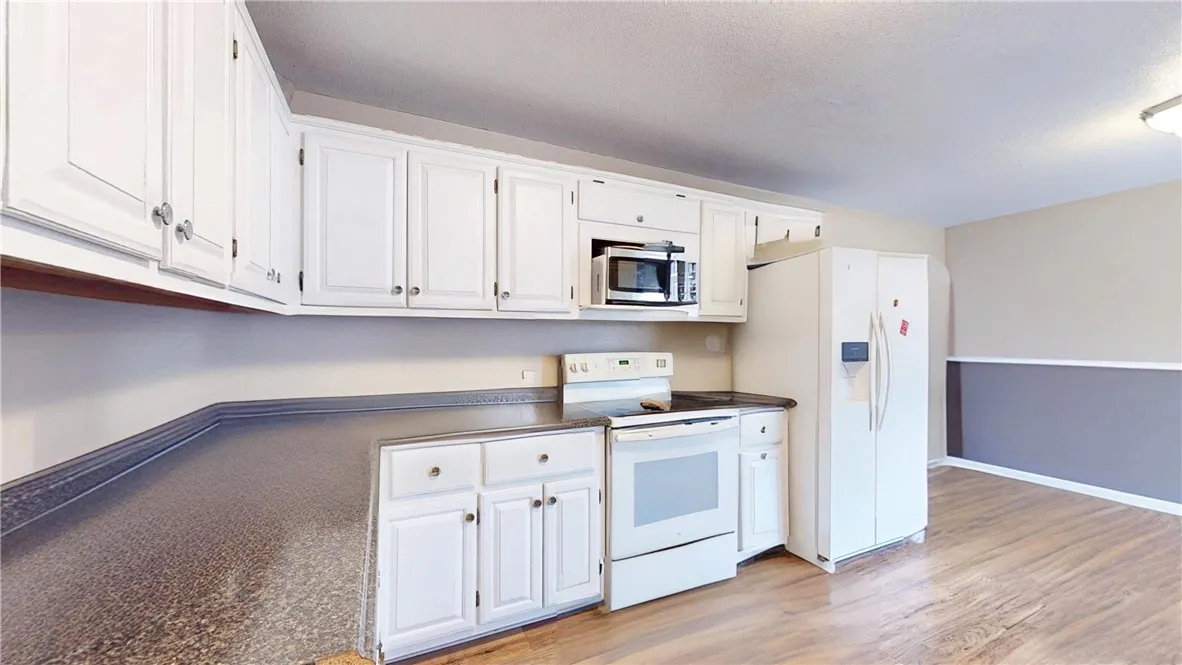 Gravette, Arkansas 72736, United States, 3 Bedrooms Bedrooms, ,2 BathroomsBathrooms,Residential,Pending,7347