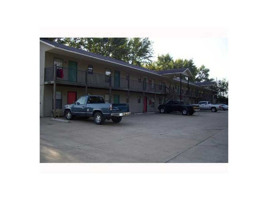 28 UNIT APARTMENT COMPLEX CONSISTING OF TWO BUILDINGS. WELL LOCATED NEAR SEVERAL MAJOR MANUFACTURERS. LOW MAINTENANCE VINYL SIDING EXTERIOR.