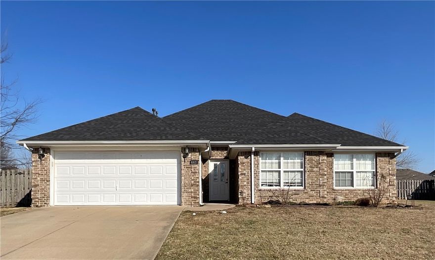 Move-In Special! Rent this home by March 1 and receive a $500 credit toward April’s rent. Beautiful 1,800+ square foot, three-bedroom, two-bath home located in the highly sought-after Sienna Estates subdivision. This home features solid-surface flooring throughout, with new flooring recently being installed in the living area and hallways. Spacious bedrooms and a large, open living area provide plenty of room to relax and entertain. Enjoy the charming see-through gas log fireplace connecting the living room and eat-in kitchen. Step outside to a covered back patio overlooking a large, privacy-fenced backyard—perfect for outdoor enjoyment.Walking distance to clubhouse, pool and park.