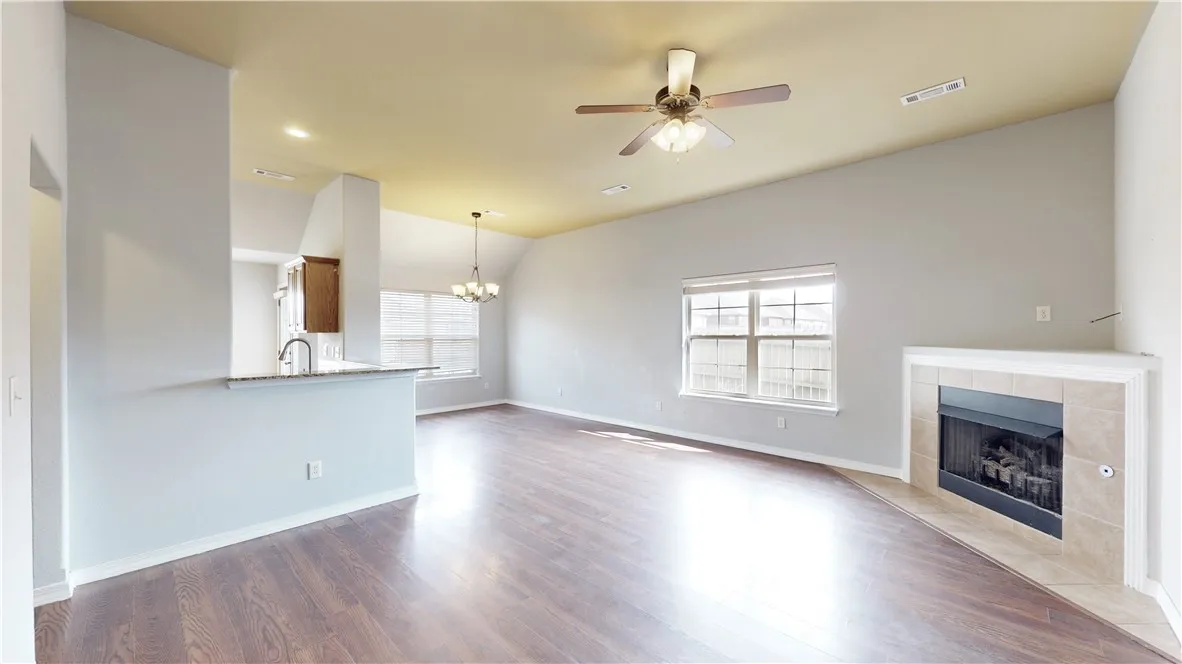 Bentonville, Arkansas 72713, United States, 3 Bedrooms Bedrooms, ,2 BathroomsBathrooms,Residential,Pending,78268