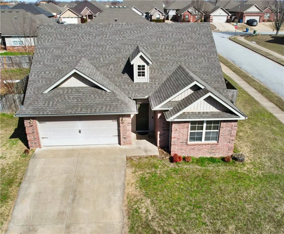 Bentonville, Arkansas 72713, United States, 3 Bedrooms Bedrooms, ,2 BathroomsBathrooms,Residential,Pending,78268