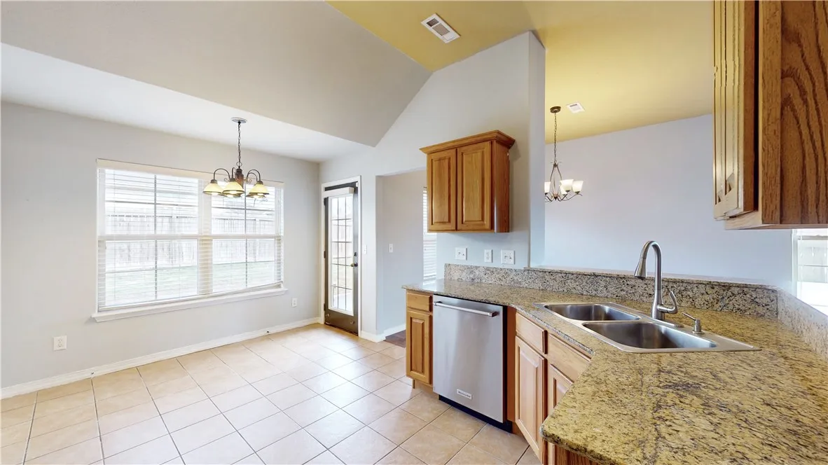 Bentonville, Arkansas 72713, United States, 3 Bedrooms Bedrooms, ,2 BathroomsBathrooms,Residential,Pending,78268