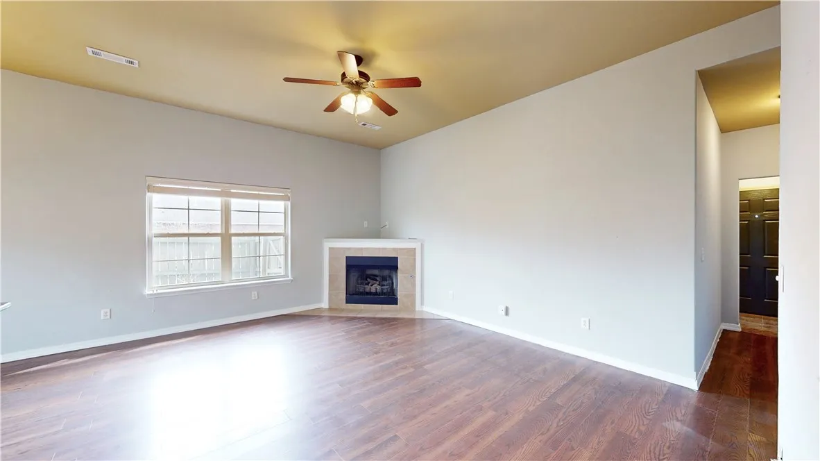 Bentonville, Arkansas 72713, United States, 3 Bedrooms Bedrooms, ,2 BathroomsBathrooms,Residential,Pending,78268