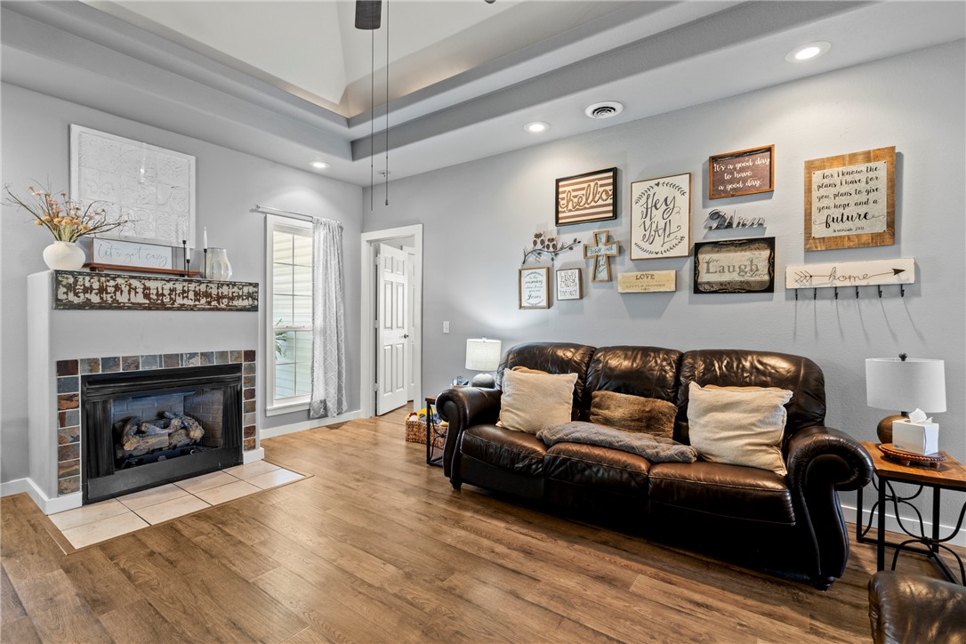 Hico Manor Sub Siloam Spgs - Residential