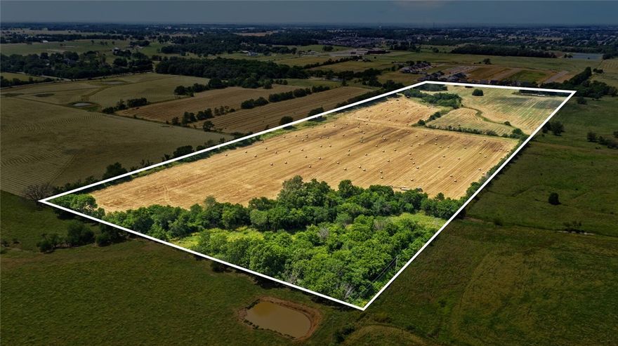 Prime Development opportunity near new subdivisions and in a rapidly growing area between Bentonville and Centerton! Close to Bentonville schools, airport, and many businesses. Additional 39.88 acres for purchase.