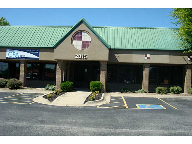 CENTRAL LOCATION IN ROGERS. CLOSE TO I-540 AND DOWNTOWN ROGERS. GREAT UP RIGHT BUILDING WITH A LOT OF PARKING. SUPERB LIQUOR STORE LOCATION.