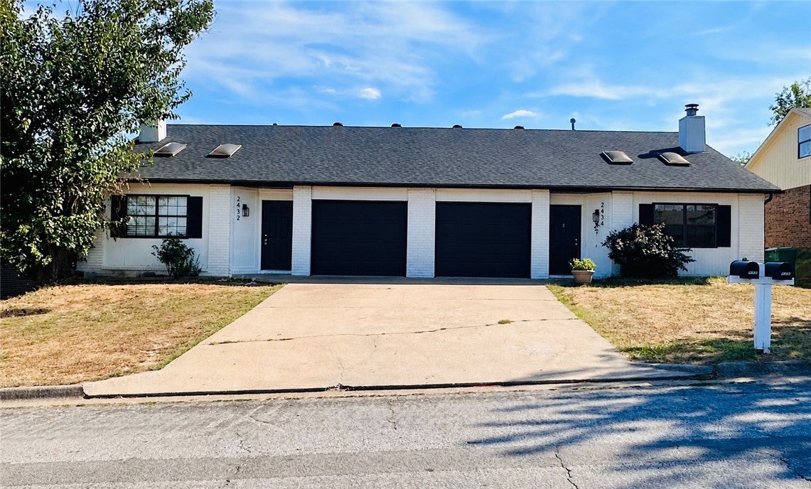 2432 & 2434 W Magnolia Street