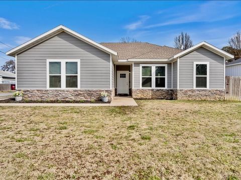 Photo of 400 S Carter Avenue, Lincoln, AR 72744 (MLS # 1337412)