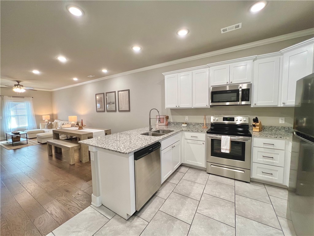 Cedar Crest Sub - Residential Lease