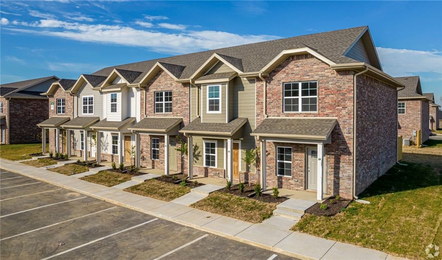 Great location in a well maintained and managed neighborhood. Community park, playground, and pool. This townhouse features stainless appliances, granite counter tops, custom cabinets, and an eat in kitchen.
To apply please go to http://www.orchardpropertiesar.com/