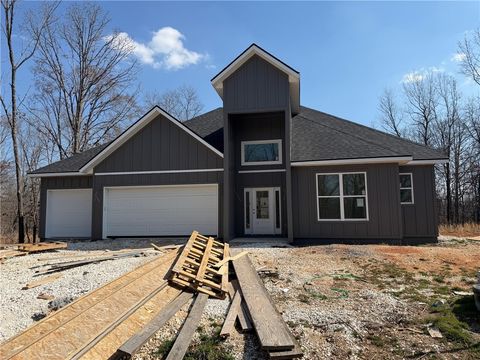 Photo of 41 S Cheshnut Drive, Bella Vista, AR 72714 (MLS # 1333479)
