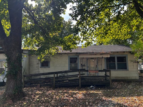 Photo of 1325 S West Avenue, Fayetteville, AR 72701 (MLS # 1361613)