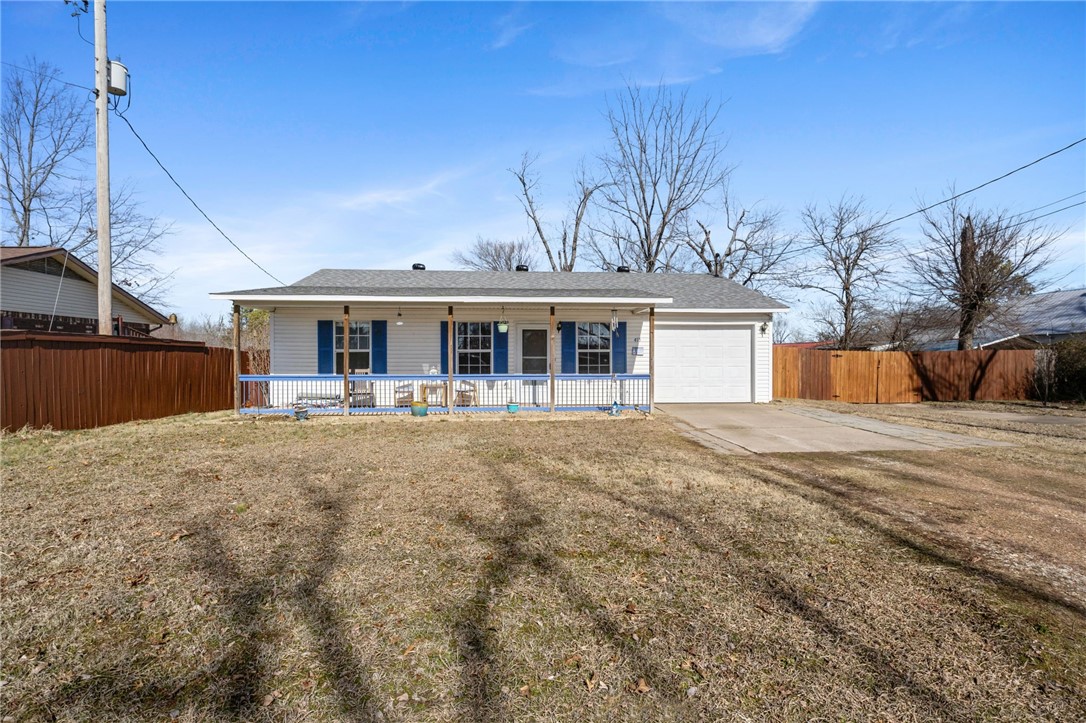 Charming Downtown Rogers Bungalow ā Walk to Restaurants, Shops & Trails!
Donāt miss this fantastic opportunity to own a 2-bedroom, 1-bath home just steps from all that downtown Rogers has to offer! Walking distance to downtown Rogers, Veteran's Park, Atalanta Lake Park, Rogers bike riding park, and more to come! Plus, the Razorback Greenway bike trail is just a few steps away, making it easy to explore the area on foot or by bike.
This home features a brand-new roof (2024), new HVAC (2022), kitchen island, attic storage above the garage, and a new bathroom sink and vanity installed in (2025). Back door and deck added as well as a storage shed (2020) in the spacious backyard.
With Lake Atalanta nearby, outdoor enthusiasts will love the easy access to scenic trails, fishing spots, and picnic areas. Whether youāre looking for a first home, a weekend getaway, or an investment property, this home is a rare find in a highly desirable location.
Act fastāthis one wonāt last long! Sold āas isā.