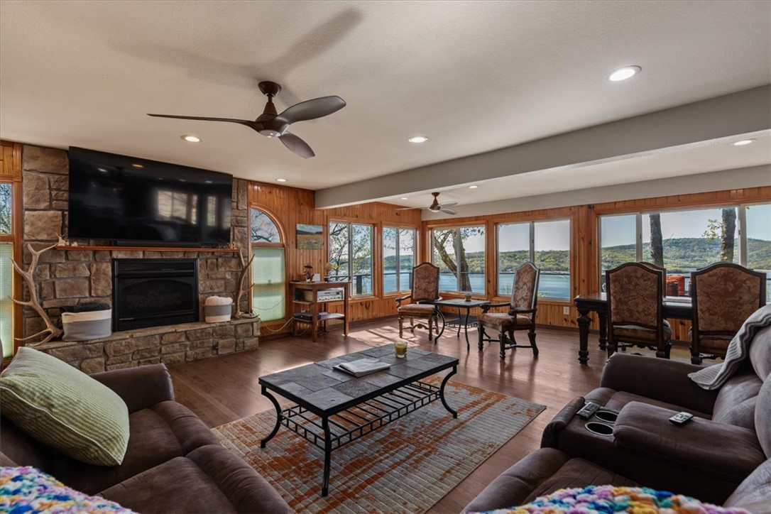 Point Mirage - Residential