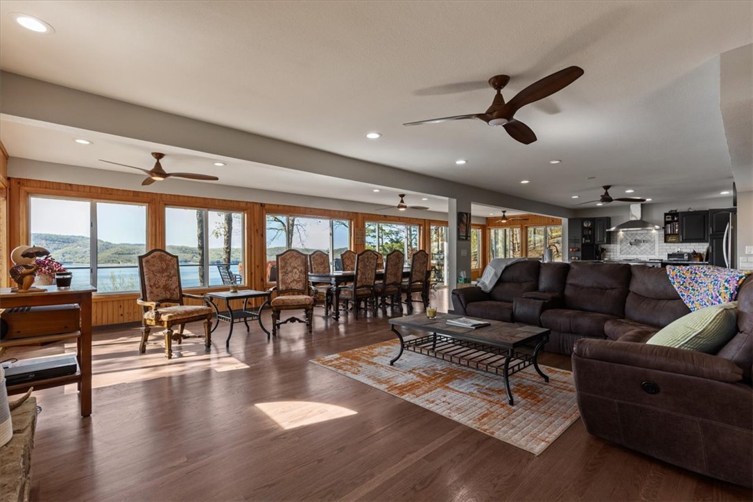 Point Mirage - Residential