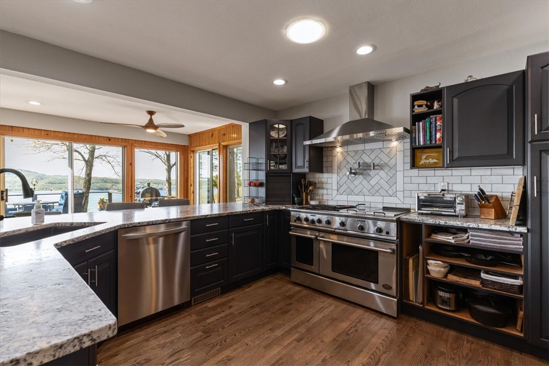 Point Mirage - Residential