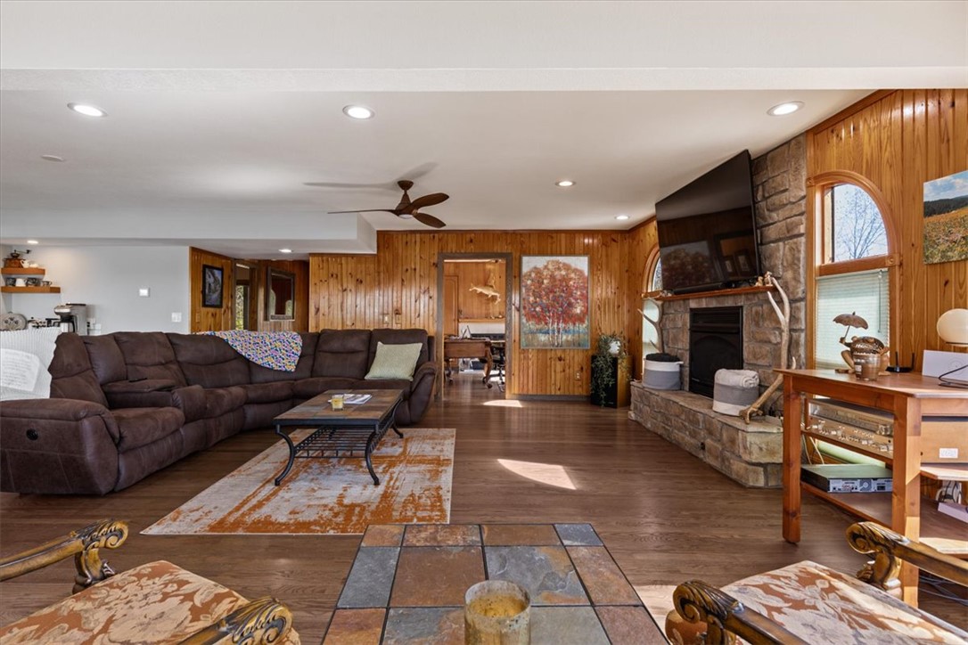 Point Mirage - Residential