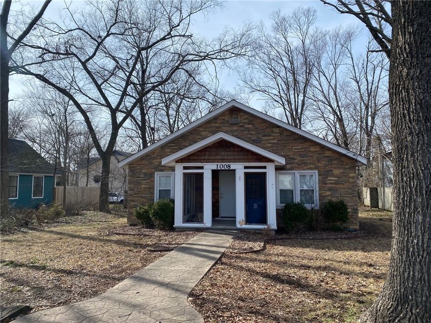 Don't miss out on the chance to own part of Bentonville's Downtown Core district. The property is 1,056sf office with large reception/open work space, conference room, 2 offices, kitchen, and full bath.  New roof in 2024.  Development potential with 0.52 Acres in total with the lot in back zoned multi-family.
