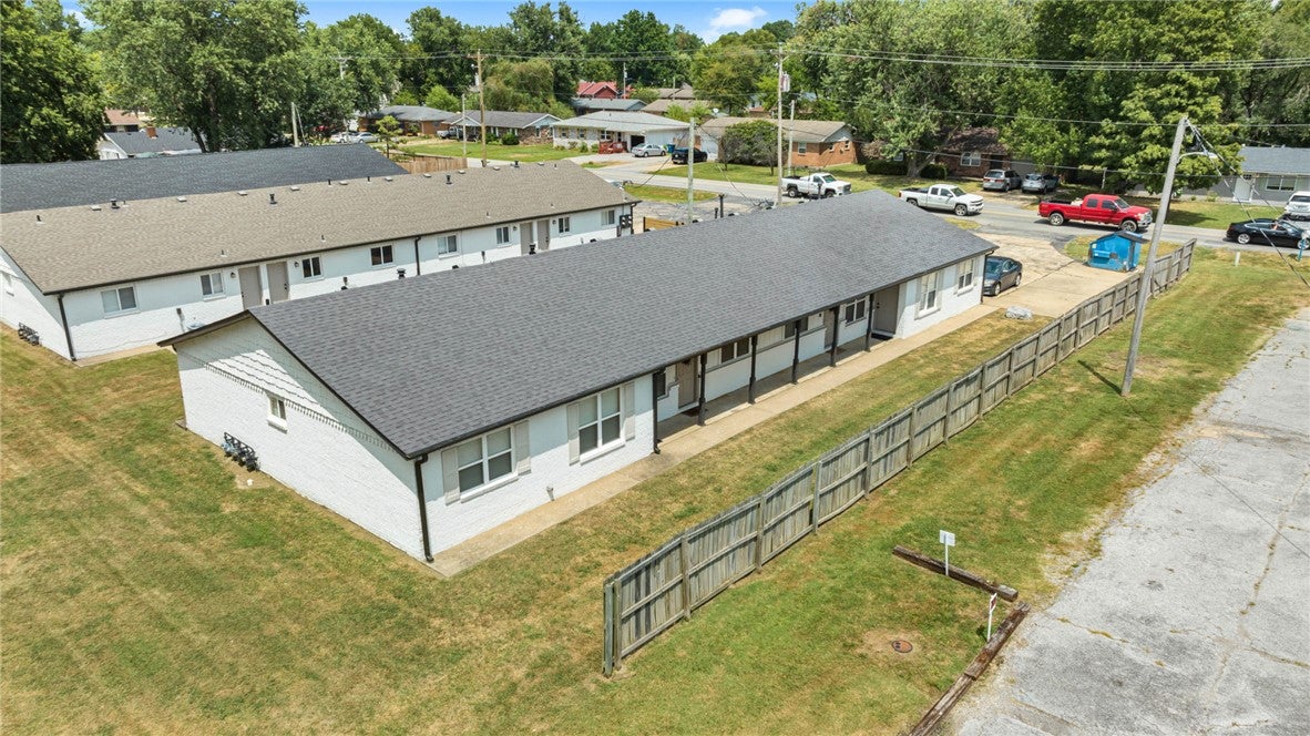 1304, 1306, 1308 SE C Street