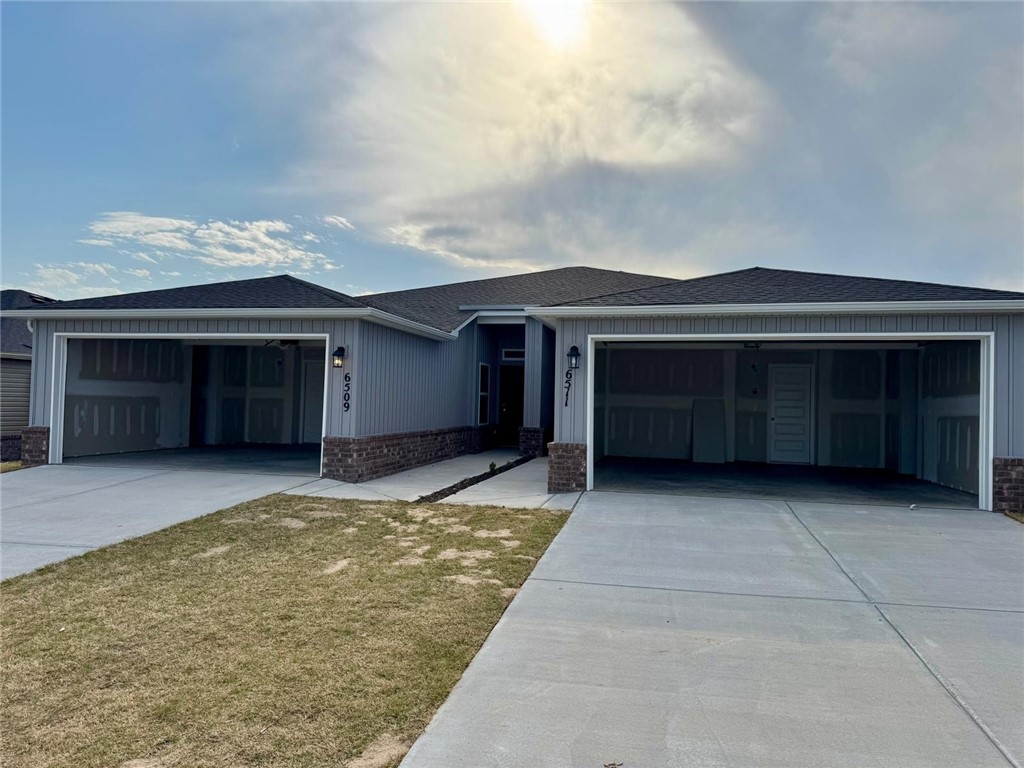 Check out this Brand New Construction Duplex! This open concept layout is perfect for everyone! This modern property has many amenities such as Split Floor Plan, Granite Countertops, All Appliances included including Fridge and Washer & Dryer, 2" faux wood blinds, walk in closet, Pantry, 2 car garage and much more!