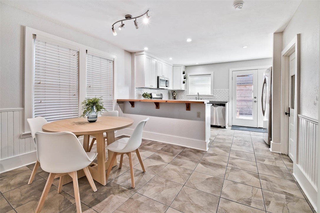 TJ Hollands - Residential