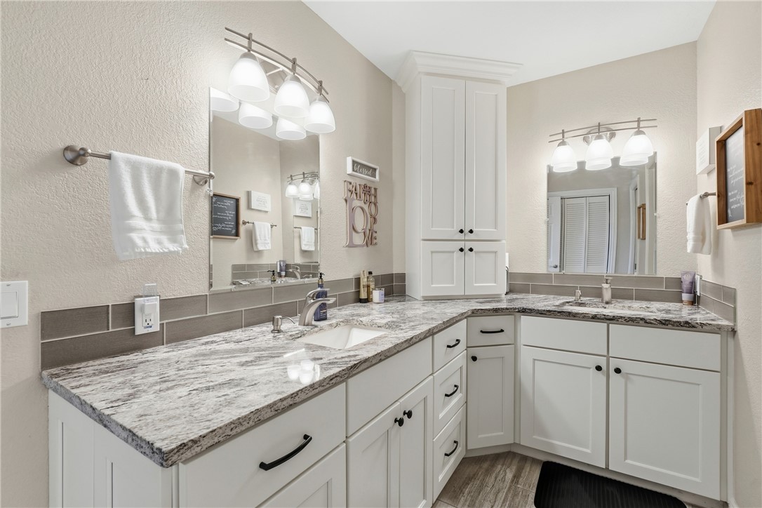 Unit 112 Holiday Island - Residential