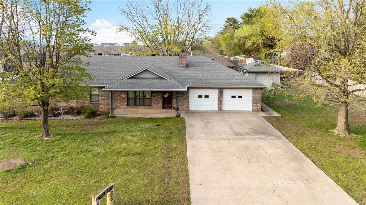 All Brick custom built home , built in 1995. CORNER LOT, .47 acres. LEVEL LOT & LEVEL Driveway. The driveway can park 6 vehicles. PLUS The Garage is 24x24! Plenty of space. .. 3 bedrooms, 1 full bath (Jack & Jill) to guest hallway. 1/2 bath (toilet & utility sink) in Utility room. Large kitchen with custom wood cabinets. This home is Move in Ready! And Ready for a Quick Closing date.