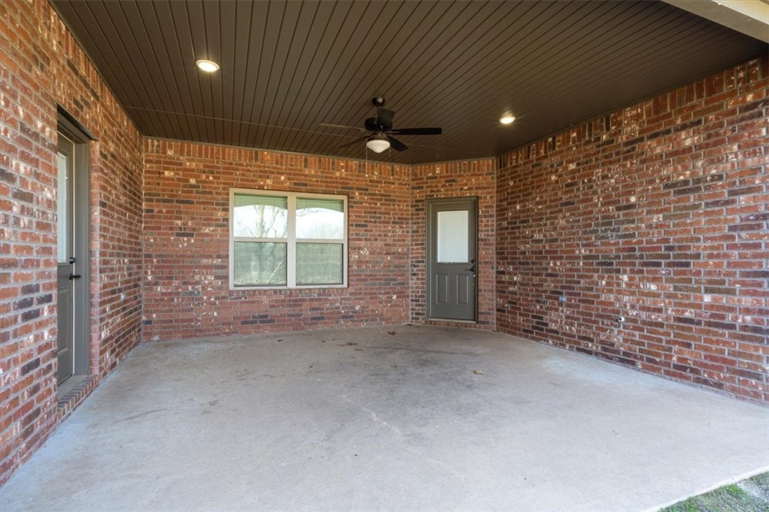 Rustic Flats Sub Gentry - Residential