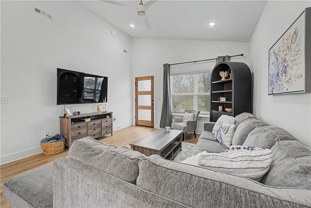 Jura Sub - Residential Lease