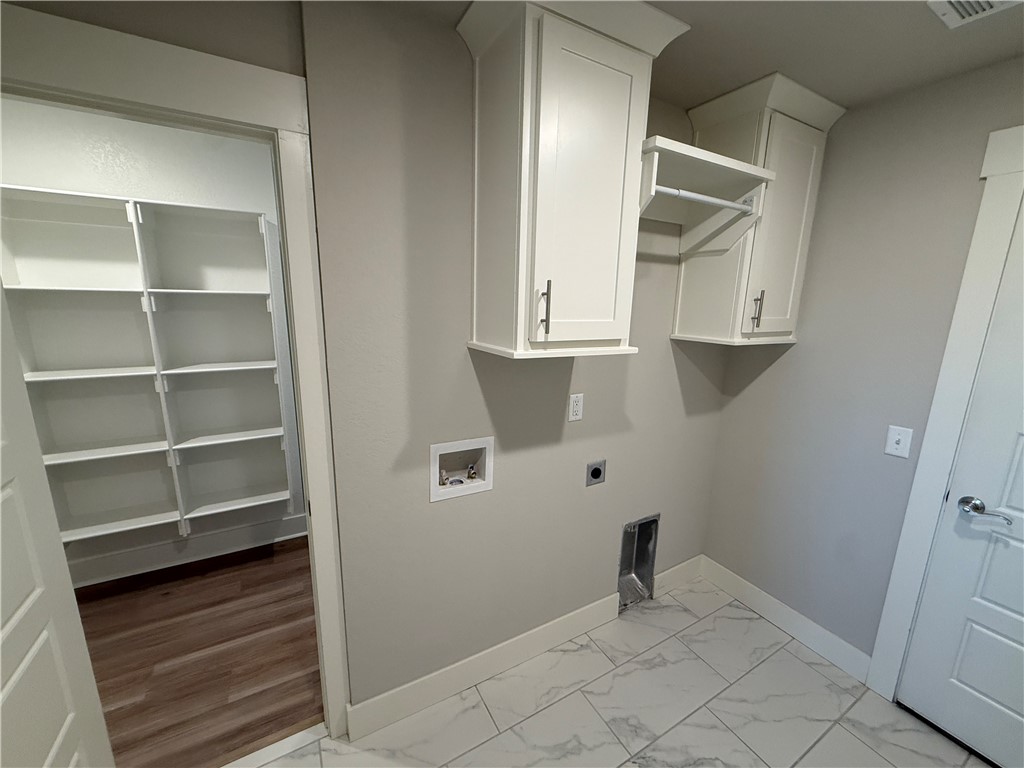 Nairn Sub Bvv - Residential Lease