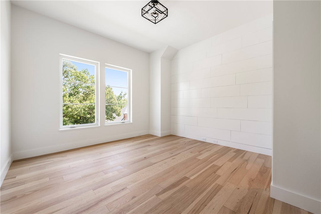 Heathrow Sub Bentonville - Residential