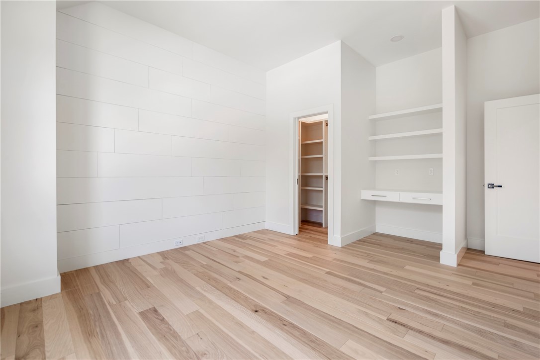 Heathrow Sub Bentonville - Residential