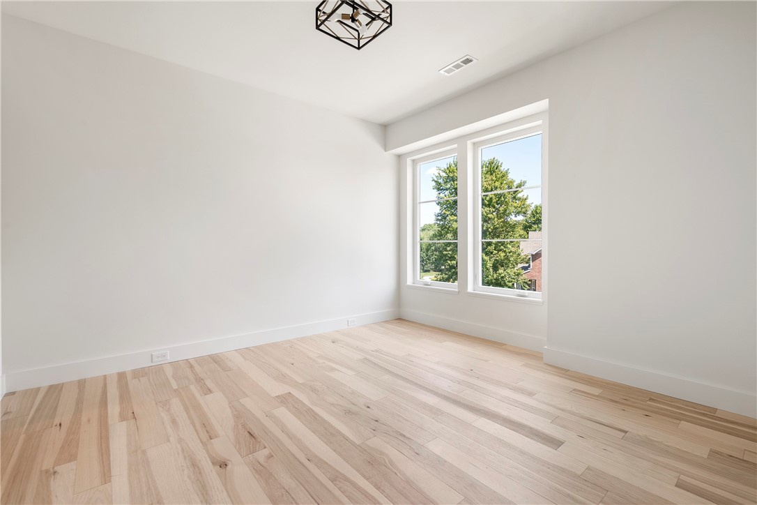 Heathrow Sub Bentonville - Residential