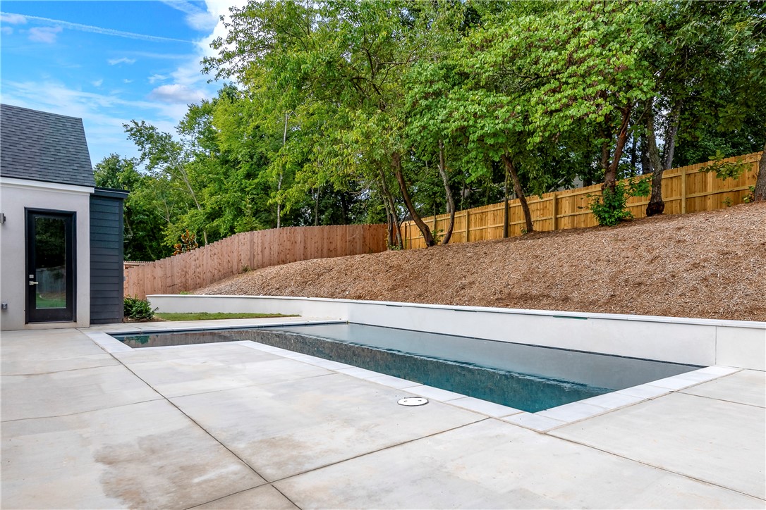 Heathrow Sub Bentonville - Residential