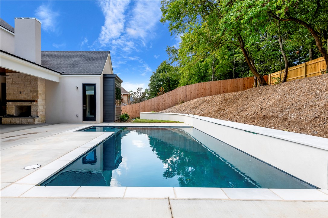 Heathrow Sub Bentonville - Residential