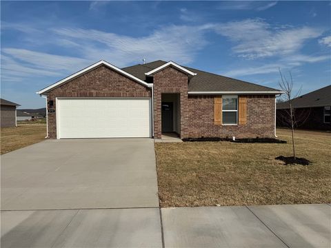 Photo of 572 Colorado Street, Farmington, AR 72730 (MLS # 1339741)