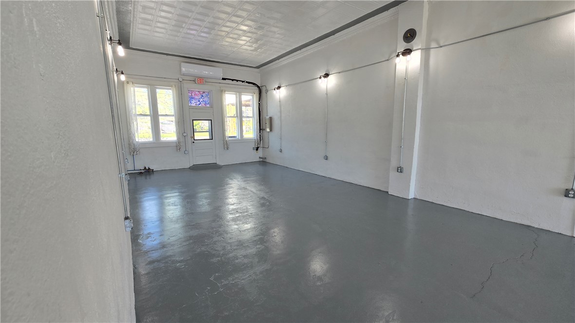 Gentry Orig Gentry - Commercial Lease