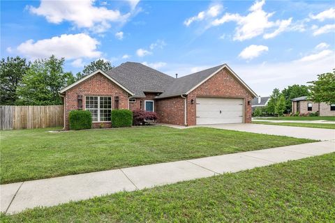 1697 N Oakhaven Place Fayetteville AR 72704