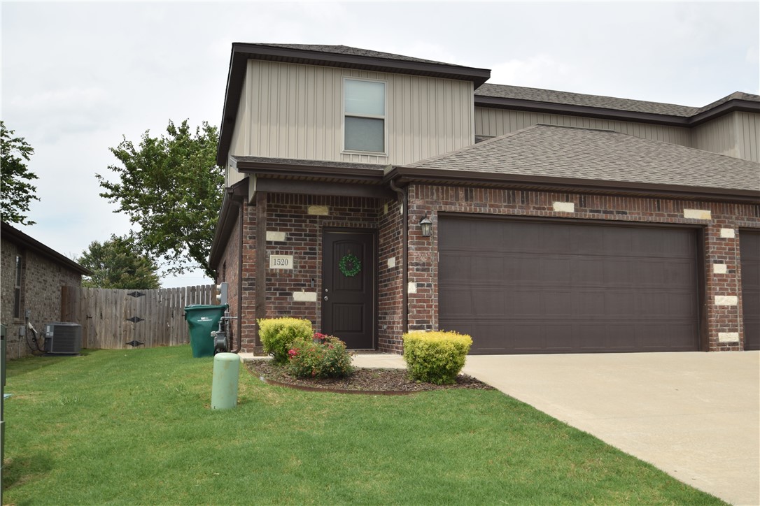 Photo 1 of 20 — 1520 Sandpiper Street, Centerton, AR 72719