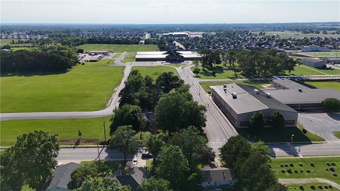 Pea Ridge - Land