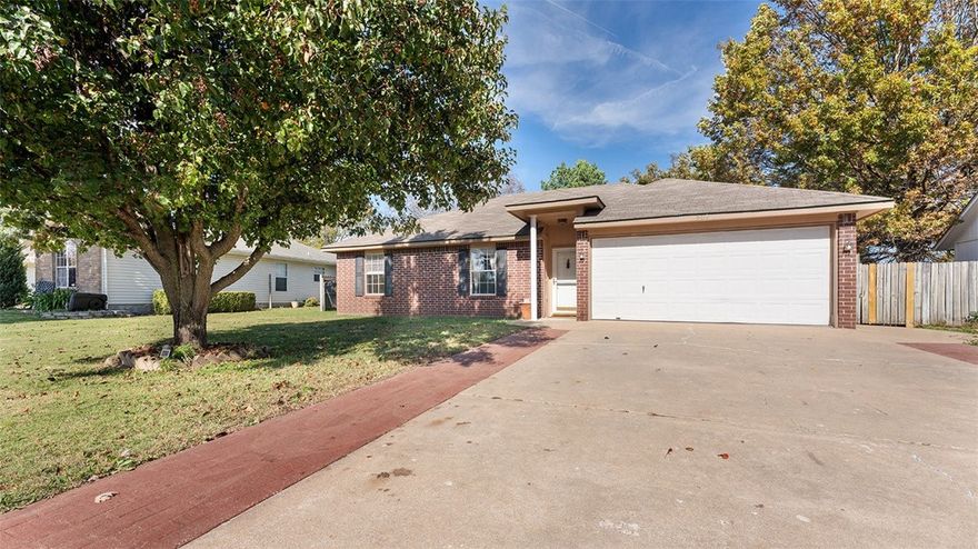 Come see this charming 3 bed, 2 bath home, perfect starter home or investment property. Located less than 5 minutes from Downtown Rogers and Lake Atalanta. Features include new carpet and a large lot with privacy fence. The combination of location, comfort and convenience make this one a must see!